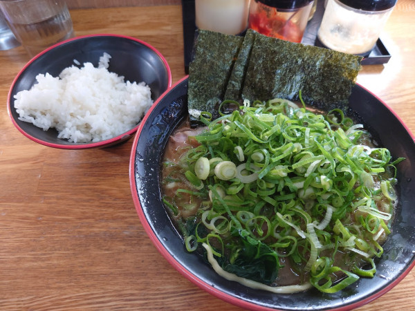 「京都九条ねぎラーメン + ライス」@麺家 紫極の写真