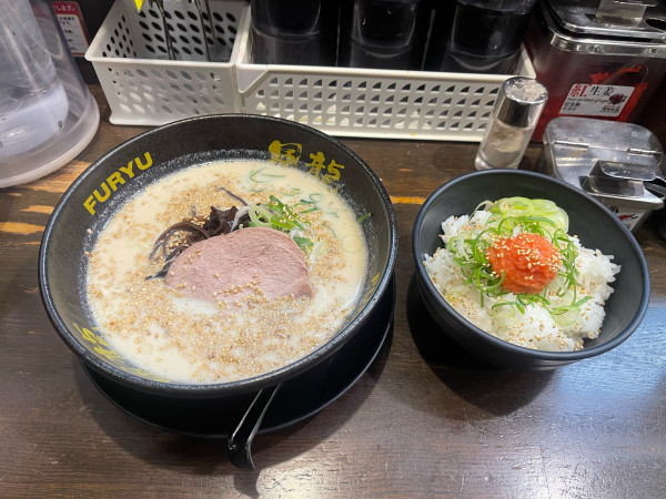 「ラーメン+明太子ごはん」@とんこつラーメン博多風龍 上野店の写真