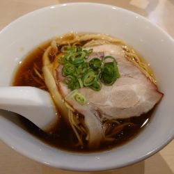 醤油らぁ麺