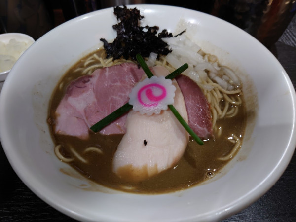 「濃厚 + 玉ねぎ」@中華そば いづるの写真