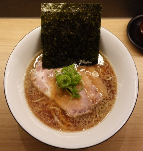 「醤油ラーメン（1,200円）」@ラーメン GINZA  TON BOXの写真
