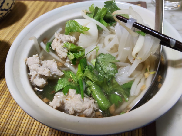 「ランチ カレー２色(850)＋タイラーメン(450)」@カレーの店 ピーの写真