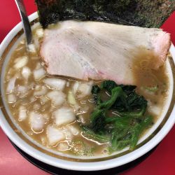朝ラーメン(ふつうめ)+SNSサービス玉ねぎ 650円