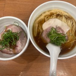 醤油らぁ麺880円+レアチャーシュ丼320+替玉半玉100円