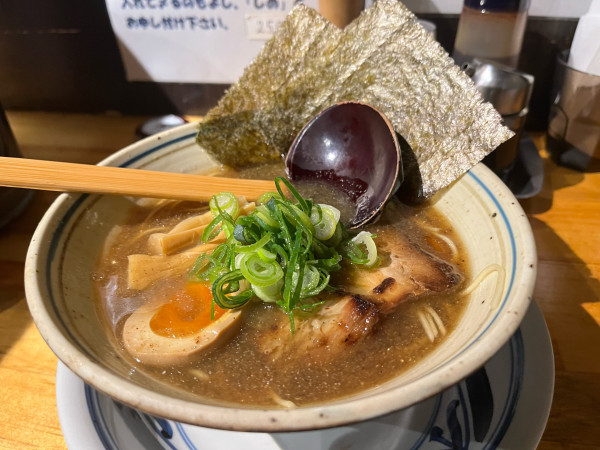 「魚介醤油ラーメン」@華火の写真