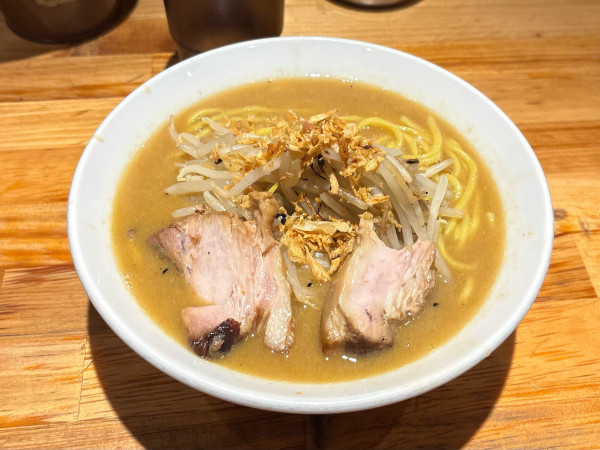 「限定　味噌カレーラーメン（950）」@花木流味噌 三鷹店の写真