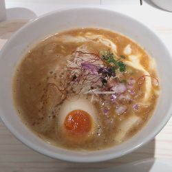 海老の濃厚魚介ラーメン