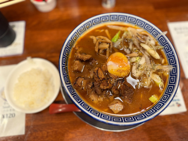 「江戸辛味噌らあめん(ストレート麺) 1500円無料一口ごはん」@東京らあめんタワー 芝大門本店の写真