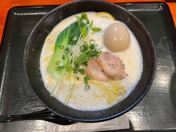 「味玉濃厚鶏らーめん＋大盛り」@あぶら麺 とりどりの写真