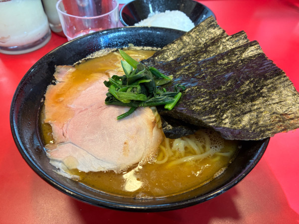 「ラーメン並」@らーめん 谷瀬家 新橋店の写真