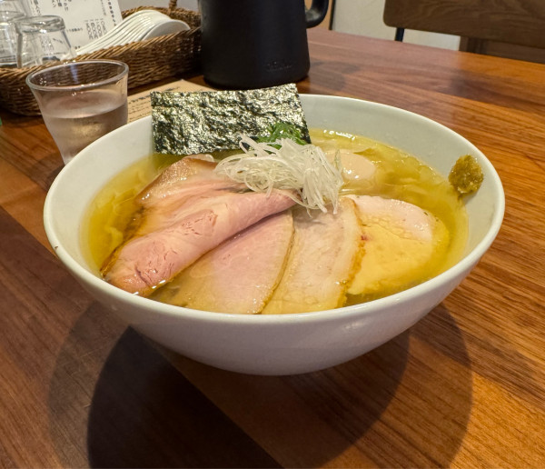 「塩特製ラーメン」@自家製手もみ麺 鈴ノ木の写真