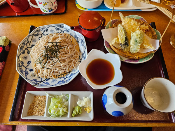 「天ざる蕎麦　1180円」@食事処やまなかの写真
