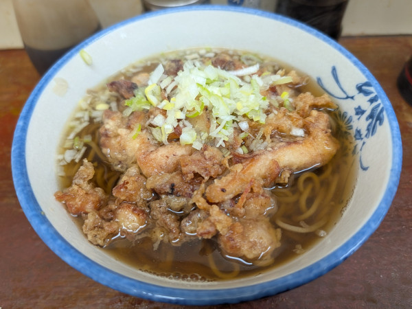 「かけそば（350円）、ゲソ天（300円）」@鈴家の写真