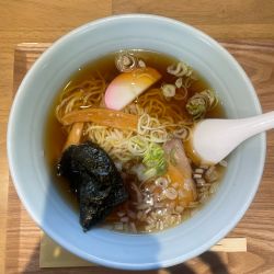 ラーメン(800円)