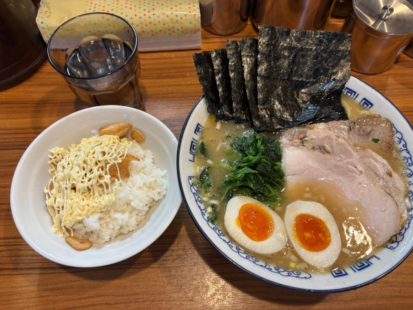 「極上ラーメン」@横浜豚骨醤油ラーメン YOLOの写真