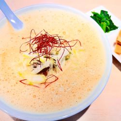 ホワイト担々麺（950円）