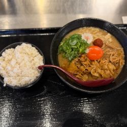 旨辛肉玉そ1250円＋ライス150円