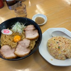 一平ソバ中（780）チャーシュー2枚（200）生玉子（90）削り