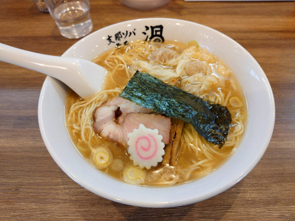 「ワンタン麺麺大盛」@支那ソバ 雲呑 渦の写真