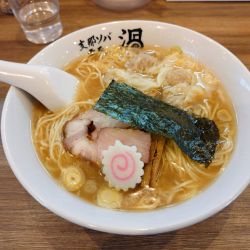 ワンタン麺麺大盛