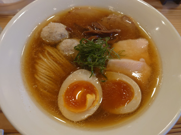 「特製裏醤油そば＋味玉」@塩そば時空の写真