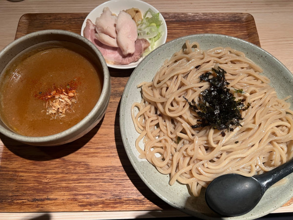 「渡り蟹のつけ麺1050円」@ボノボの写真