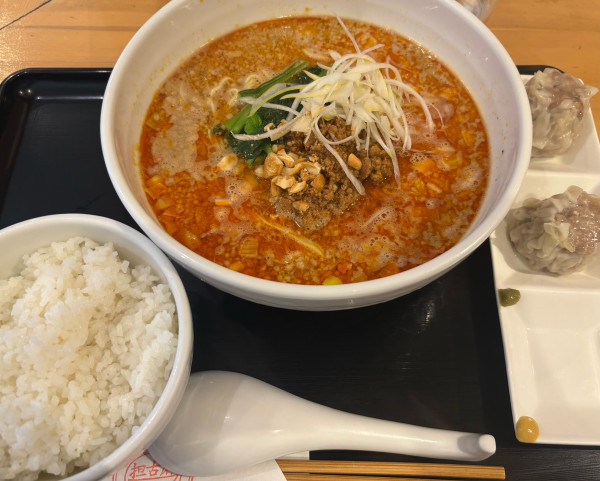 「担々麺　ハーブ豚の焼売＋中ライスセット」@担古麻の写真