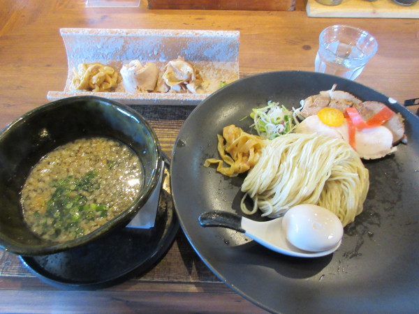 「限定　豚出汁と金柑の淡麗つけそば（１０５０円）＋特製盛」@soisの写真