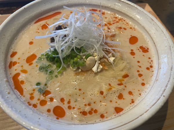 「特製・桜エビのクリーミー担々麺：1100円」@彩葉の写真