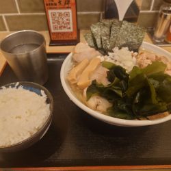 朝ラーチャーシュー麺大盛り塩変更  ライス