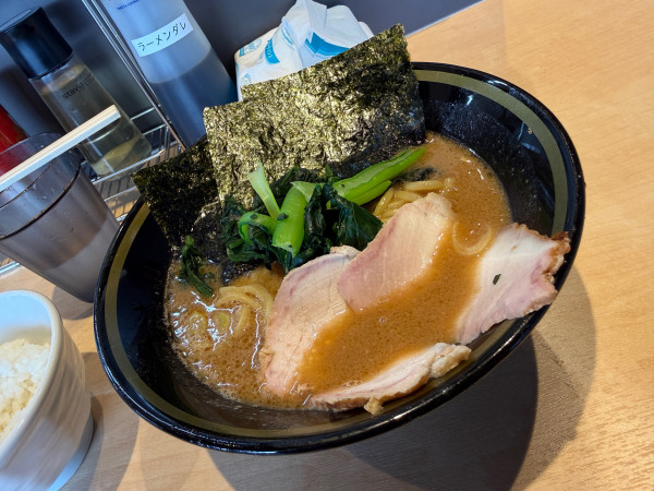 「濃厚らーめん」@らーめん新山の写真