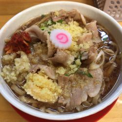 肉めん(天カス、カラミ、ニンニク、ショウガ) 1050円