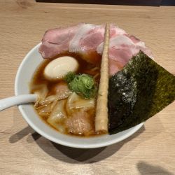 醤油ラーメン全部のせ（並盛・手もみ麺150g）1,600円