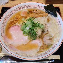 にぼしワンタンメン