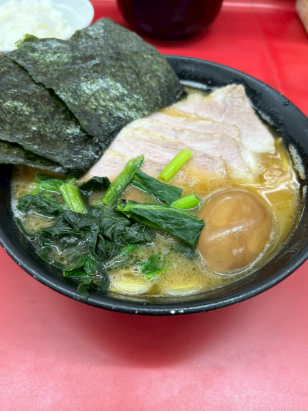 「チャーシュー麺 (並)￥1060 TP味玉￥100」@杉田家 千葉祐光店の写真