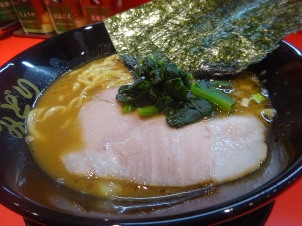 「ラーメン　900円」@横浜家系ラーメン みどりの写真