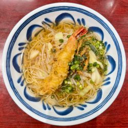 あごだしらーめん天ぷら入り