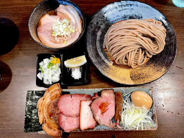 「つけ麺 中盛り＋特製トッピング」@麺屋みつば＋クローバーの写真