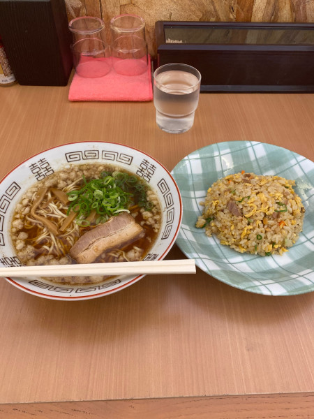 「チャーハンセットラーメンこってり」@八福神 港湾店の写真