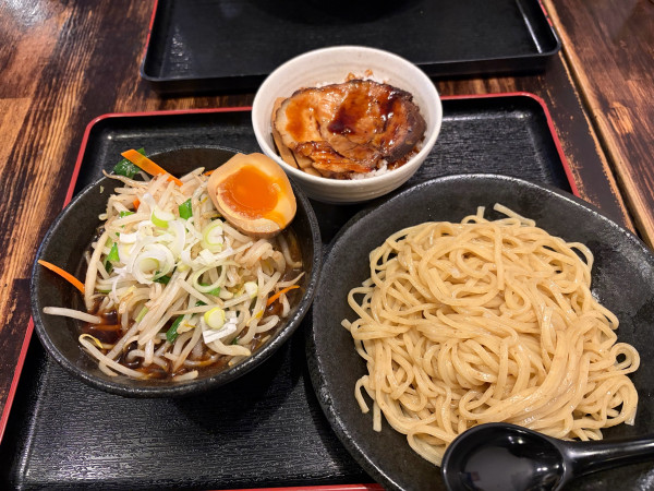 「Cつけ麺ランチ　しょうゆ味1100円」@麺や紅丸 本店の写真