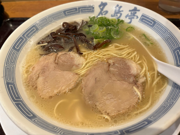「豚骨ラーメン」@名島亭 博多デイトス店の写真