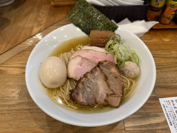 「特製地鶏塩らーめん 大盛」@自家製麺 純の写真