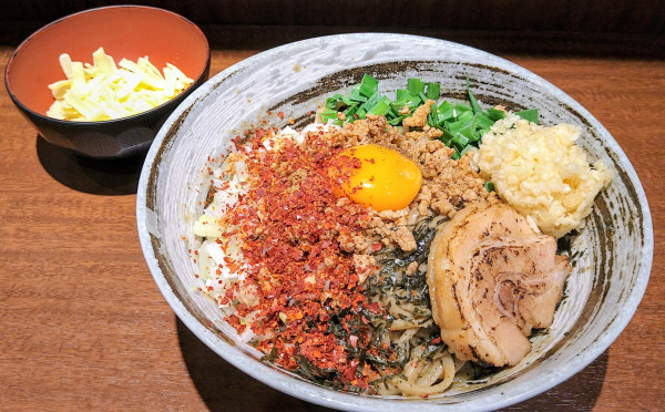 「【限定】台湾ブラック(大蒜マシマシ･追い飯付)＋叉焼･チーズ」@麺屋づかちゃん 港南台店の写真