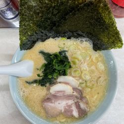 ラーメン並(850円)