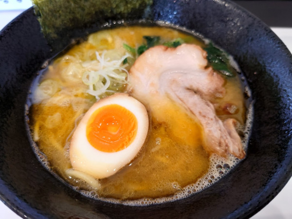 「醤油そば」@朝霞ラーメン 豚恋食堂の写真