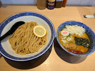「カレーつけ麺 並 + 玉ねぎ」@狼煙 浦和店の写真