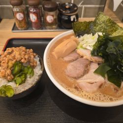 朝ラーチャーシュー麺(並)海老味噌に変更・朝ラー大盛変更