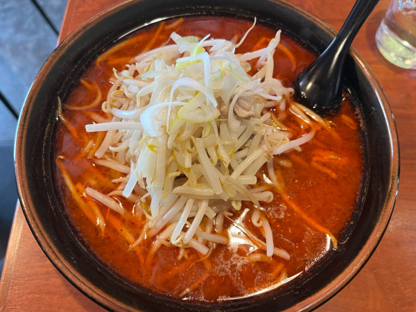 「赤味噌ラーメン990円」@中華料理 萬福 足立屋の写真