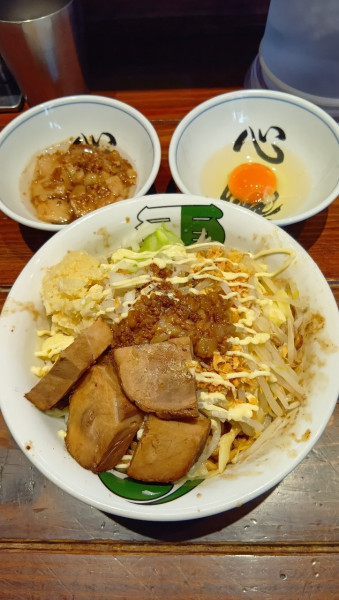 「汁無し(並)+チーズ×2+アブラ」@雷 船橋駅前店の写真