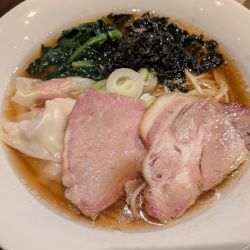 特製ワンタンメン白黒ミックス(1280円)